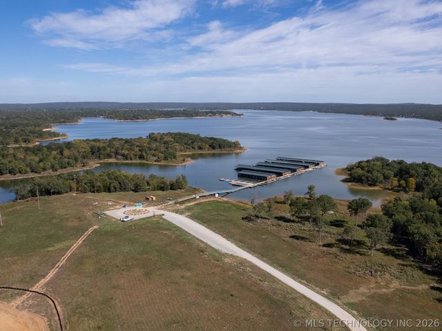 105 Lower Greenway, Carlton Landing, OK 74432
