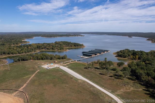 105 Lower Greenway, Carlton Landing, OK 74432