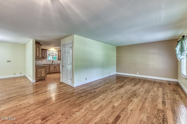 105 Livesay Circle, Rogersville, TN 37857