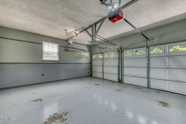 105 Livesay Circle, Rogersville, TN 37857