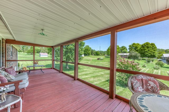 105 Livesay Circle, Rogersville, TN 37857