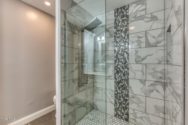 105 Livesay Circle, Rogersville, TN 37857