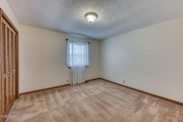 105 Livesay Circle, Rogersville, TN 37857