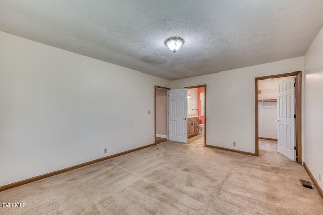 105 Livesay Circle, Rogersville, TN 37857