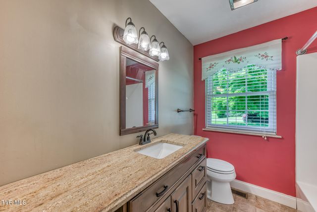 105 Livesay Circle, Rogersville, TN 37857