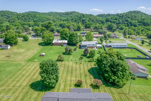 105 Livesay Circle, Rogersville, TN 37857