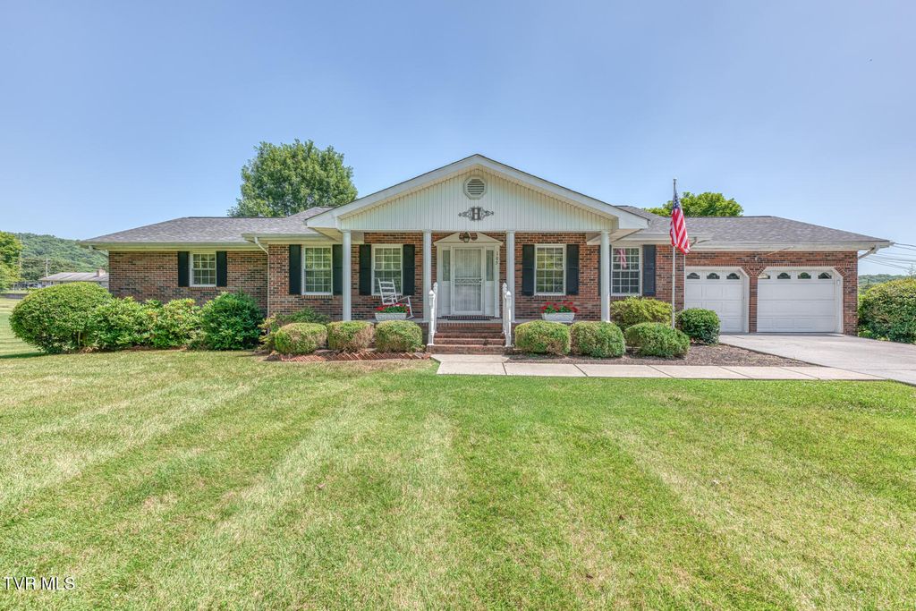 105 Livesay Circle, Rogersville, TN 37857