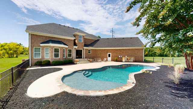 2188 Osburn Rd, Arrington, TN 37014