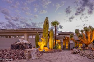 1950 E Desert Lark Pass, Green Valley, AZ 85614