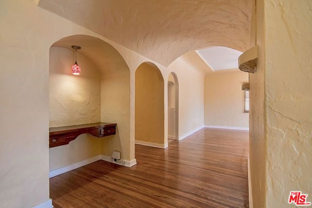 1071 S CLOVERDALE Avenue, Los Angeles, CA 90019