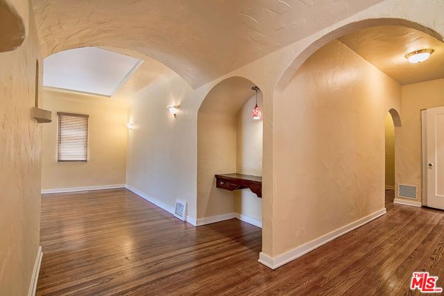 1071 S CLOVERDALE Avenue, Los Angeles, CA 90019