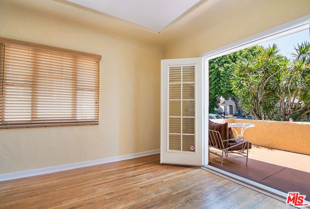 1071 S CLOVERDALE Avenue, Los Angeles, CA 90019
