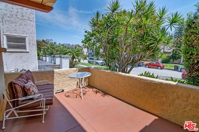 1071 S CLOVERDALE Avenue, Los Angeles, CA 90019
