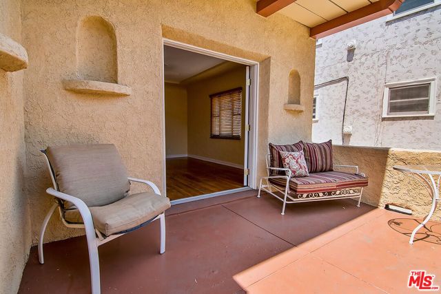 1071 S CLOVERDALE Avenue, Los Angeles, CA 90019