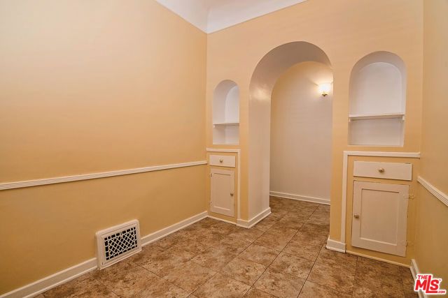 1071 S CLOVERDALE Avenue, Los Angeles, CA 90019