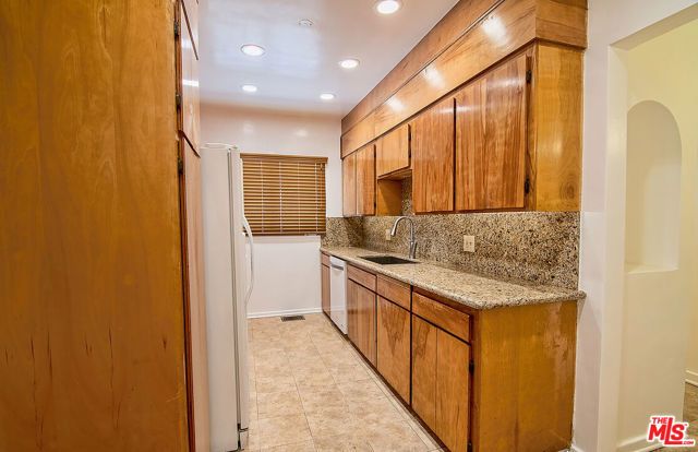 1071 S CLOVERDALE Avenue, Los Angeles, CA 90019