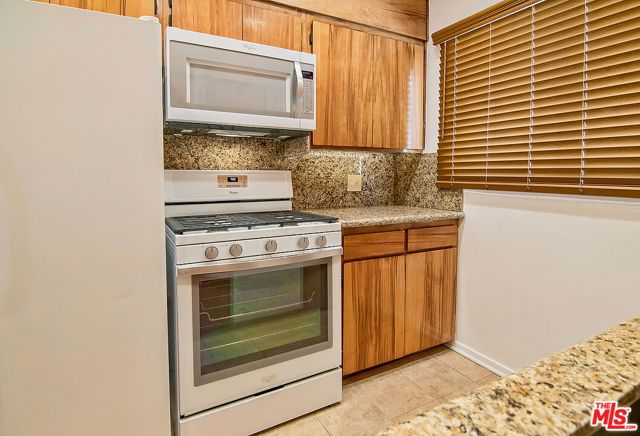 1071 S CLOVERDALE Avenue, Los Angeles, CA 90019
