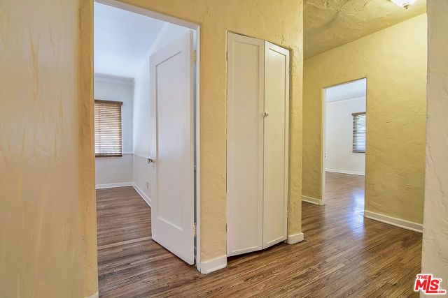 1071 S CLOVERDALE Avenue, Los Angeles, CA 90019