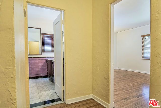 1071 S CLOVERDALE Avenue, Los Angeles, CA 90019