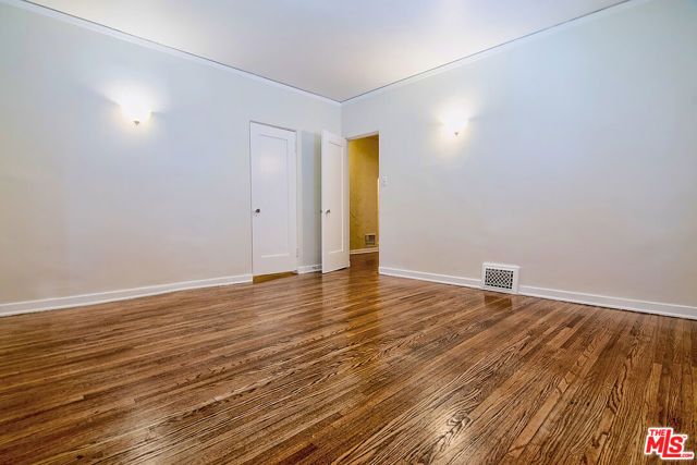 1071 S CLOVERDALE Avenue, Los Angeles, CA 90019