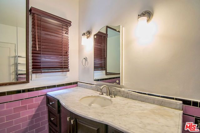 1071 S CLOVERDALE Avenue, Los Angeles, CA 90019