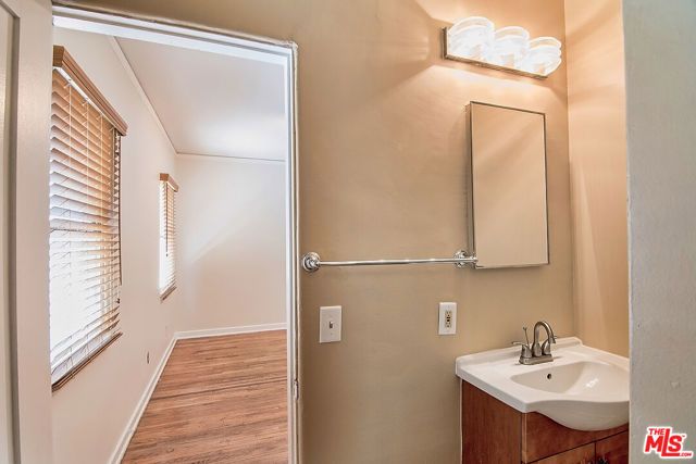 1071 S CLOVERDALE Avenue, Los Angeles, CA 90019