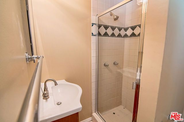 1071 S CLOVERDALE Avenue, Los Angeles, CA 90019