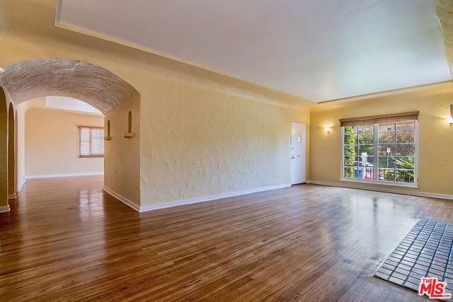 1071 S CLOVERDALE Avenue, Los Angeles, CA 90019