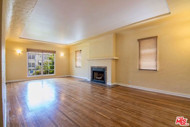 1071 S CLOVERDALE Avenue, Los Angeles, CA 90019