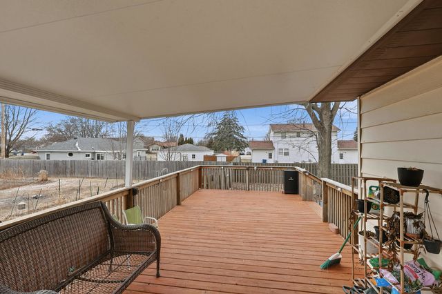 1126 13th Street, Silvis, IL 61282