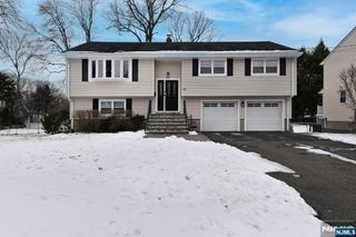 83 Cottage Place, Westwood, NJ 07675
