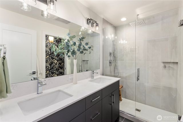 9624 Linden Avenue N, Seattle, WA 98103