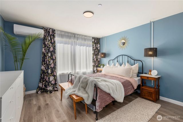 9624 Linden Avenue N, Seattle, WA 98103