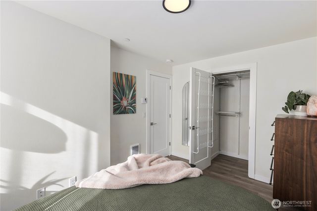 9624 Linden Avenue N, Seattle, WA 98103