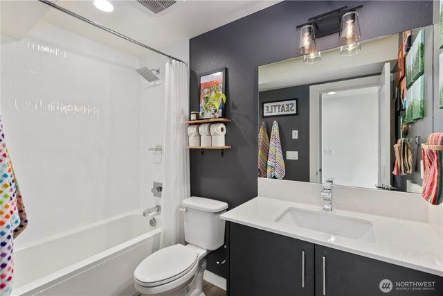 9624 Linden Avenue N, Seattle, WA 98103