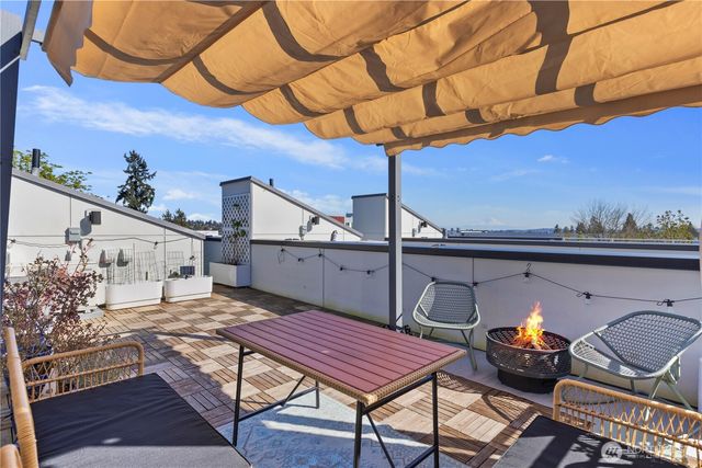 9624 Linden Avenue N, Seattle, WA 98103