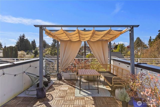 9624 Linden Avenue N, Seattle, WA 98103