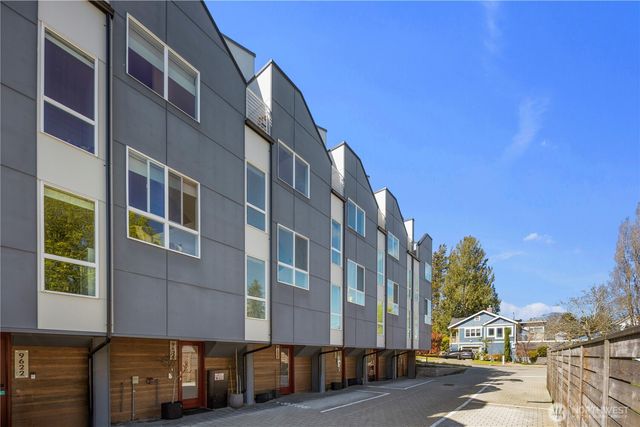 9624 Linden Avenue N, Seattle, WA 98103