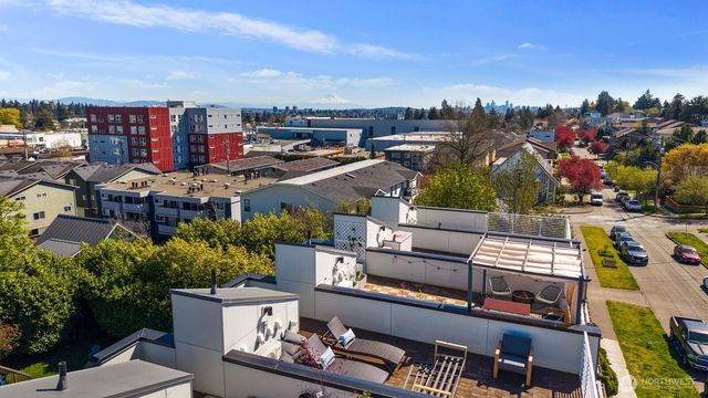 9624 Linden Avenue N, Seattle, WA 98103