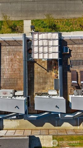 9624 Linden Avenue N, Seattle, WA 98103