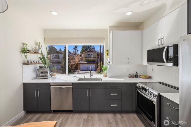 9624 Linden Avenue N, Seattle, WA 98103