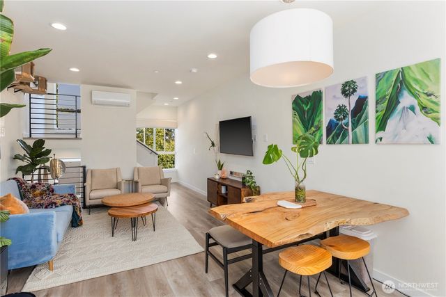 9624 Linden Avenue N, Seattle, WA 98103