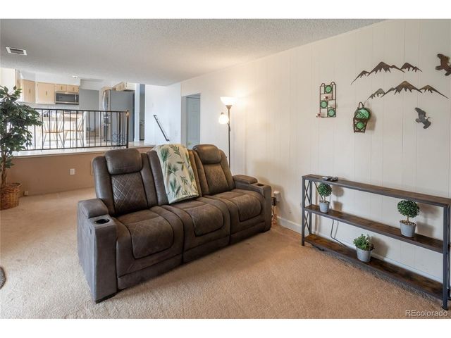 3404 S Ouray Way, Aurora, CO 80013