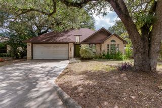 1607 Century Oaks DR, Lockhart, TX 78644