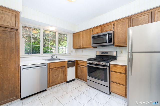 16 Tunxis Village 16, Farmington, CT 06032