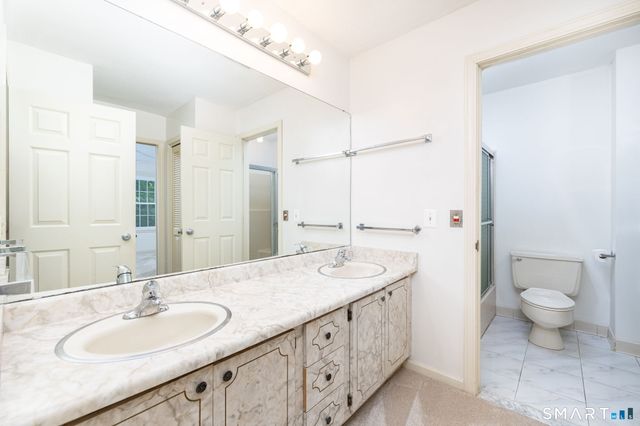 16 Tunxis Village 16, Farmington, CT 06032