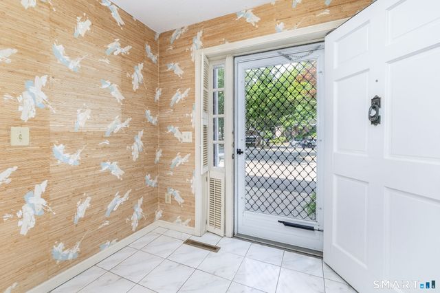 16 Tunxis Village 16, Farmington, CT 06032