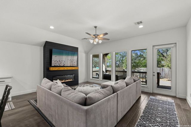 1919 Dalhart, San Antonio, TX 78253