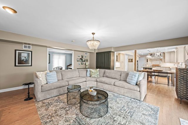 508 W MARION Street, Prospect Heights, IL 60070