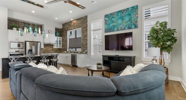 1411 Town Creek DR 4, Austin, TX 78741